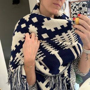 Approx 5 ft by 3 ft. Super warm. Blanket shawl/scarf. Blue and white.